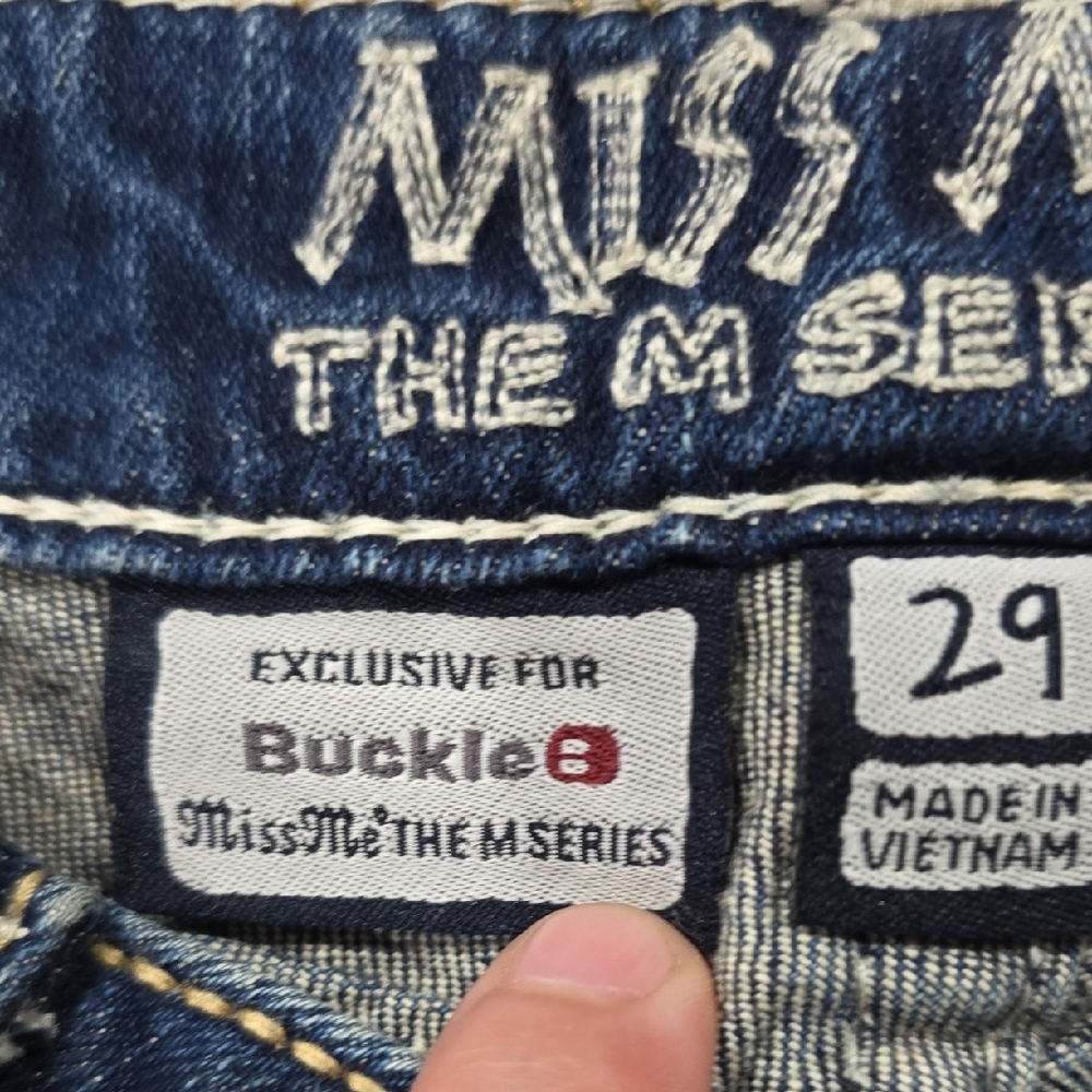 Distressed Blue Jeans - Picture 5 of 9
